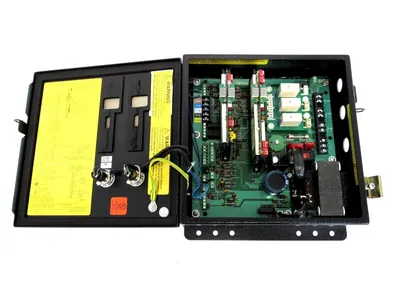 USED BANNER MSCC-2L2M MINI-SCREEN CONTROL BOX MSCC2L2M