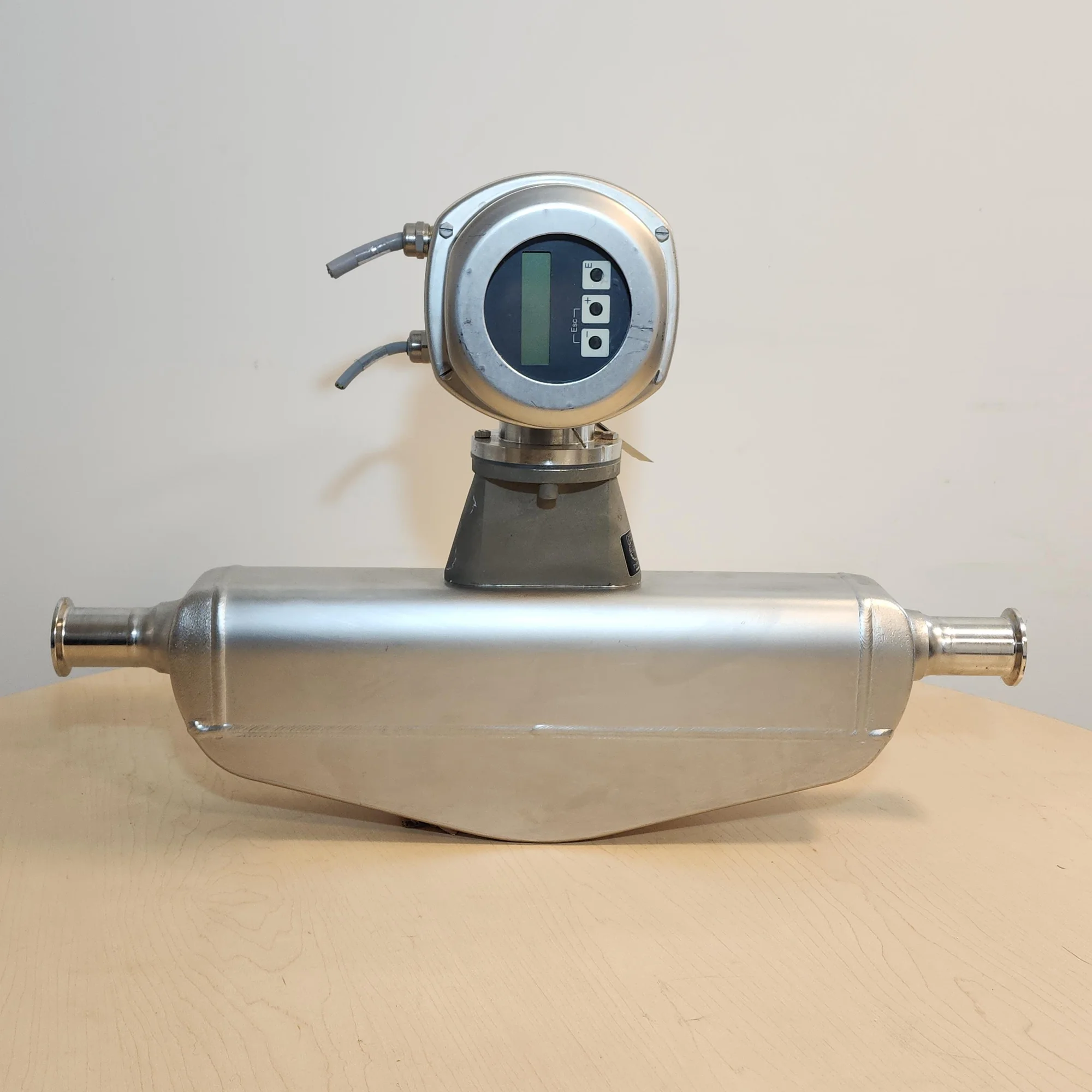 Promass Flow Meter  Electromagnetic 80P25-34p4/115 Hendress Hauser #  3917