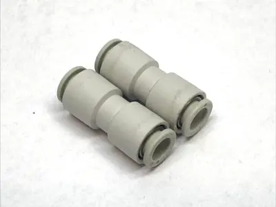 USED SMC STRAIGHT UNION 8MM TUBE - ONE-TOUCH PNEUMATIC FITTING LOT OF 2