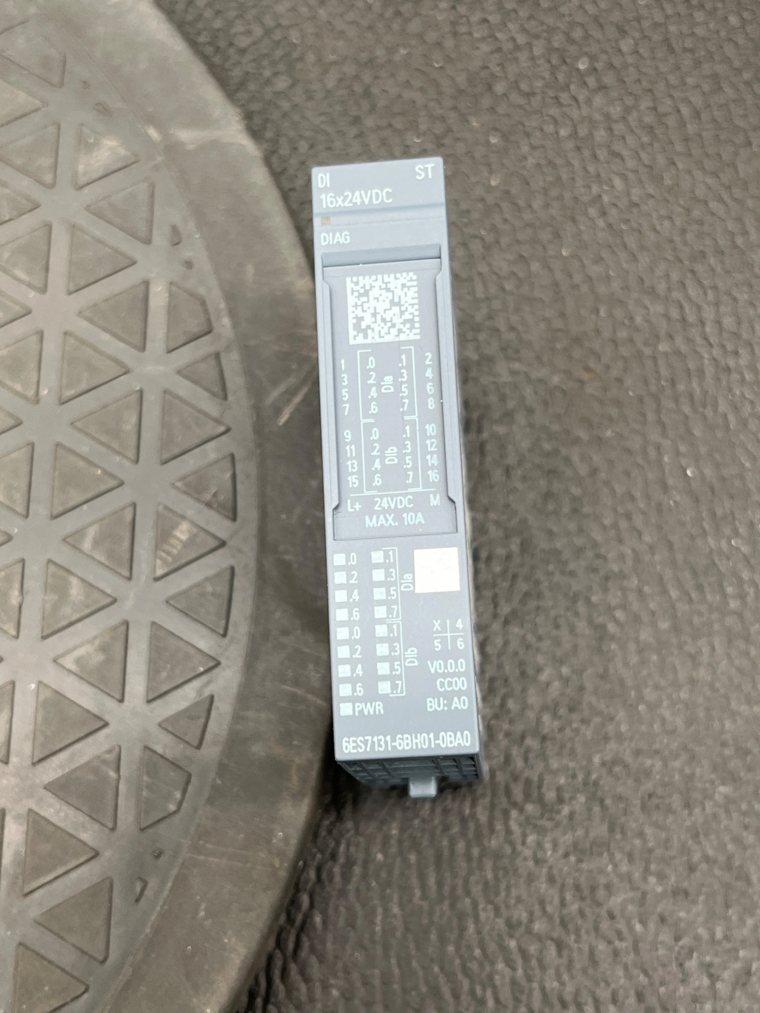 USED SIEMENS 6ES7 131-6BH01-0BA0