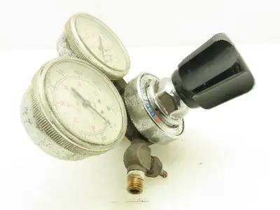 MG Industries LV33464 Dual Gauge Gas/Pressure Adj. Reg. Model 158 4000PSI 60PSI