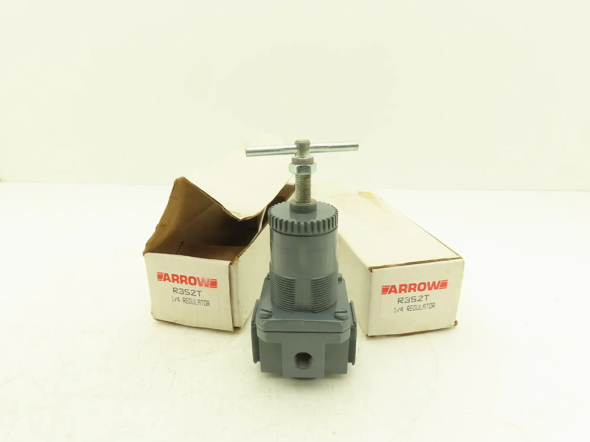 Arrow R352T Pneumatic Air Regulator 1/4"NPT 125PSI 50SCFM T-Handle  Lot of 2