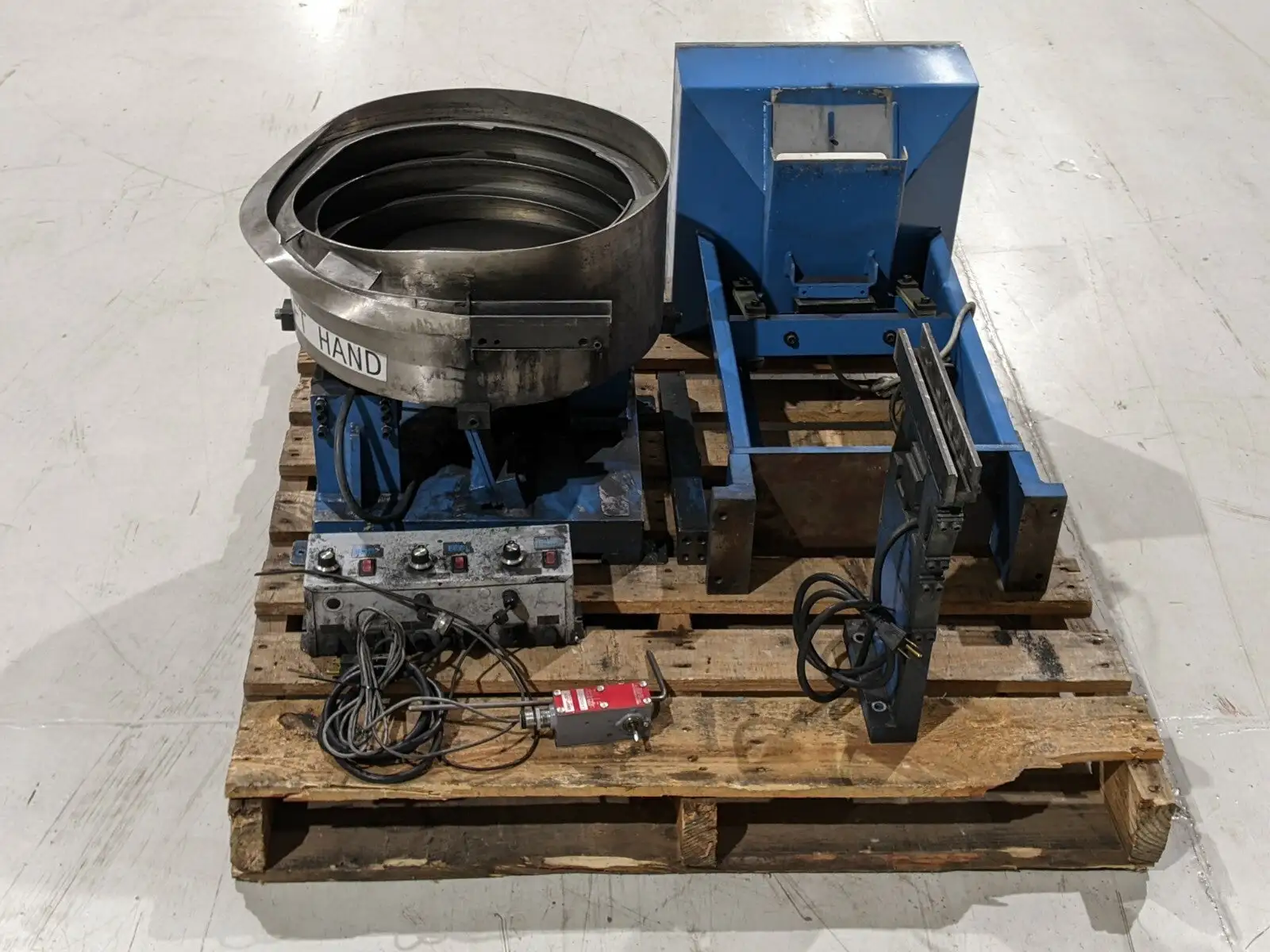 Used VIBRA-FLIGHT FEEDER SYSTEM W/ BOWL, INLINE, HOPPER, FC-102 PLUS Vibratory Feeders | Maverick Industrial Sales #1109923