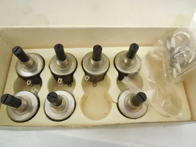 7 NEW SPECTROL 536-1-1-500 POTENTIOMETERS 53611500