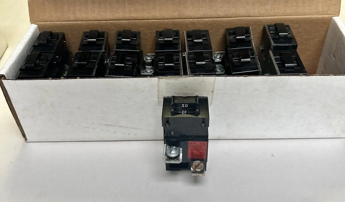 Used BULLDOG ELECTRIC 31130 Circuit Breakers | Surplus Asset Holdings #1189222