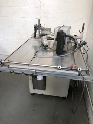 Benetec Circular Saw with Clamp, Guard and Machine Scales