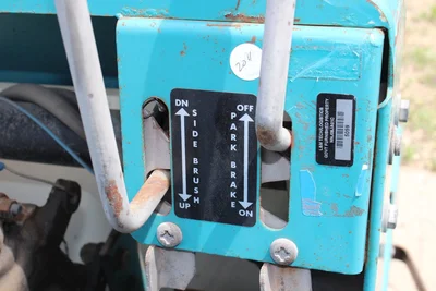 USED 1998 TENNANT 220