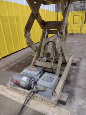 4,000 LBS X 72" X 36" GLOBE INTERNATIONAL HYDRAULIC SCISSOR LIFT TABLE, 110 VOLT: STOCK #20941