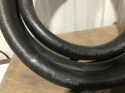 Goodyear 12LK3 1″ X 8′ Agriculture Gasoline Non-Static Hose w/ 1-1/4″ MNPT -NIB