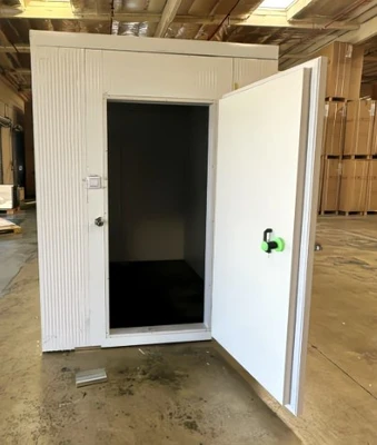 171-0063 6’ x 8’ Walk In Cooler Box with Floor
