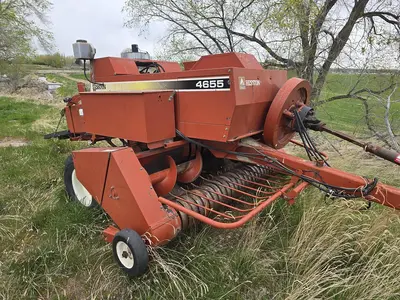 USED 1999 HESSTON 4655
