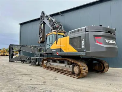 USED 2022 Volvo EC380E