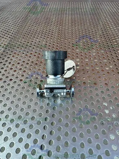 Used ITT PURE FLO .25-316L-RA20MAX-CWP150 DIAPHRAGM VALVE W/ 1/4" SANITARY FITTINGS Valves/Fittings California US | Equipment Lab #485638