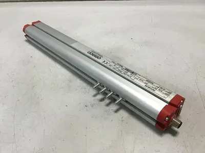 USED OMRON F3ET2-005-300