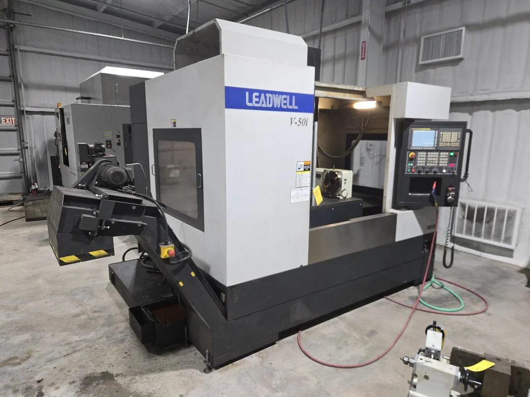 2018 Leadwell V-50i VMC w/ 30-Slot ATC, Conveyor, Kurt Vise, Fanuc Oi-MF Controller