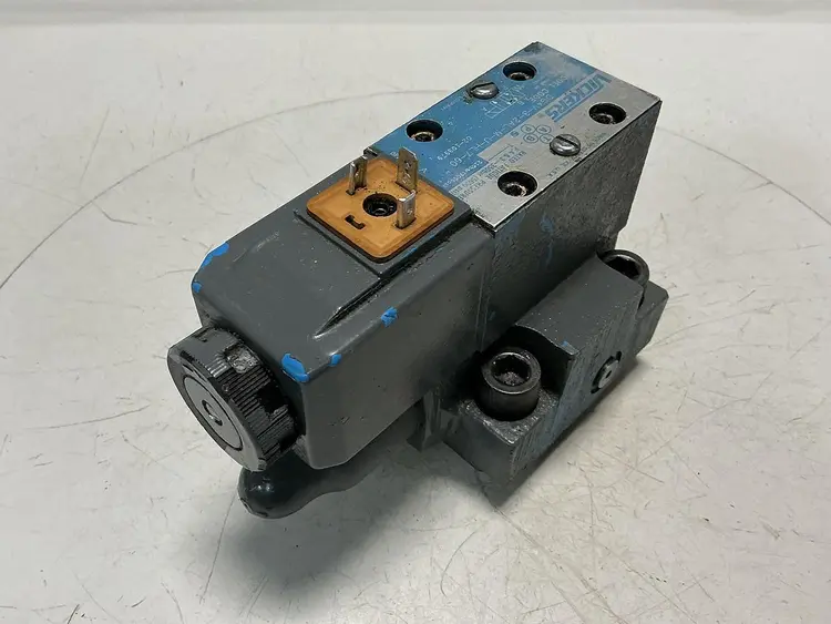 Used VICKERS DG4V-3-2AL-M-U-HL7-60 Valves/Fittings Michigan US | Ideal Machinery #968572
