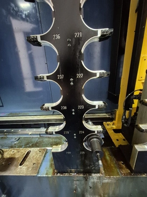 2012 MATSUURA MAM72-100H Horizontal Machining Centers | Tight Tolerance Machinery (11)