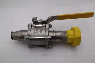Flow-Tek 1000 W06 Wog CF8M 1 1/2 " -7007 STOCK M-147