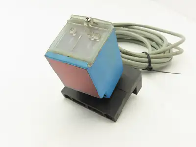 Sick WL2000-R1305 Photoelectric Proximity Sensor 15M Range 10-30VDC