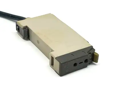 E3X-NT11 | Omron  Photoelectric Sensor w/ AMP 206429-1 Plug and Clamp NO COVER - Used