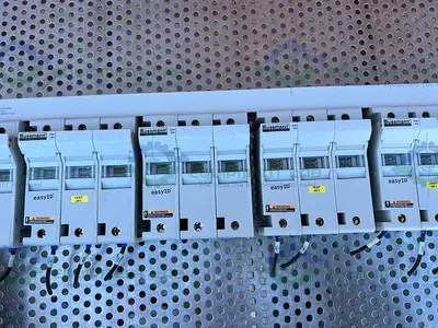 USED LOT OF  7 - BUSSMANN CH30J3I FUSE HOLDER 600VAC, 30A, 200KA