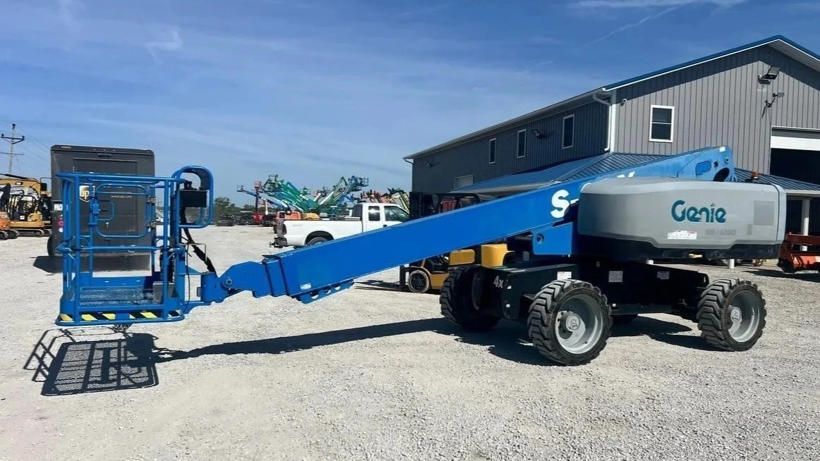 USED 2017 Genie S-60X