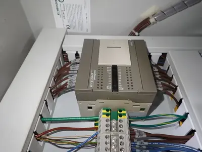 USED LEYBOLD SP250