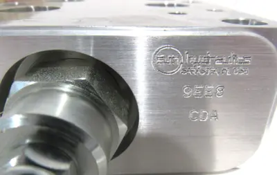 NEW SUN HYDRAULICS CDA 9EE8 MANIFOLD VALVE