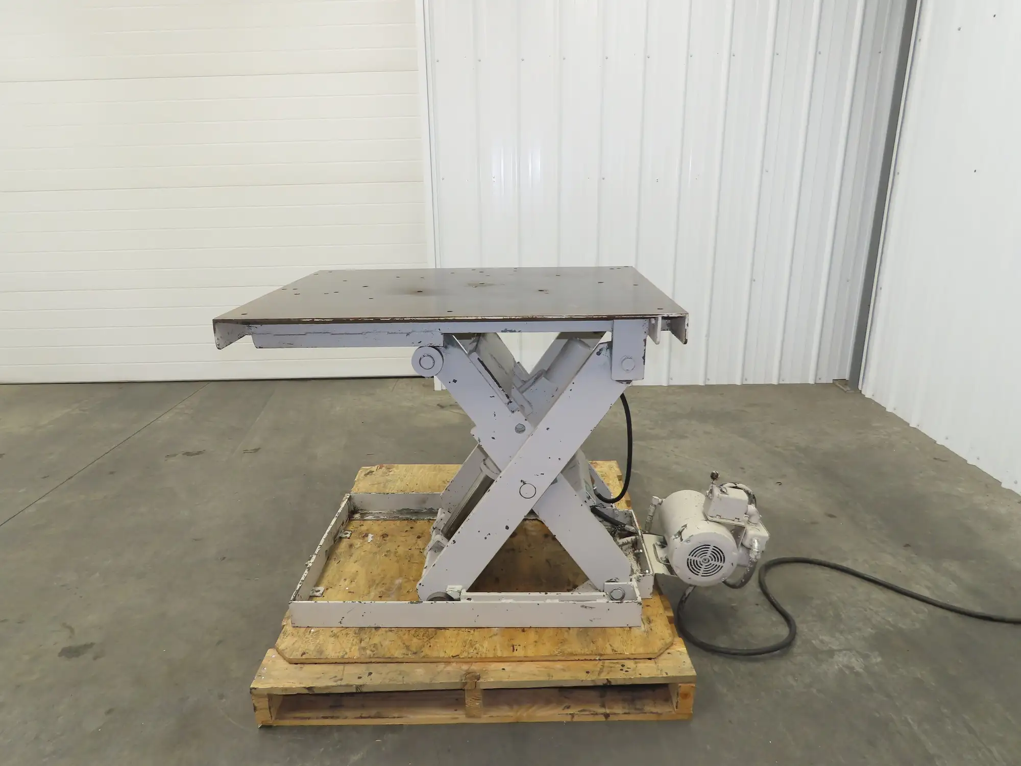 Autoquip 26W25 Hydraulic Scissor Lift Table 2000lb 26" Travel 30x40" Top 3Ph