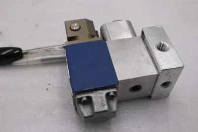 NEW OPEN BOX  REXROTH R900467936  DIRECTIONAL VALVE 4WMM6E53 STK CC185