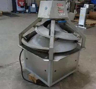 USED 2008 BENIER CO5S
