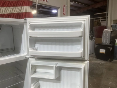 USED HOTPOINT FREEZER ON TOP