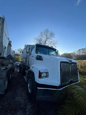 Holcombe HM10H Volumetric Concrete Mixer | Iron Listing (4)