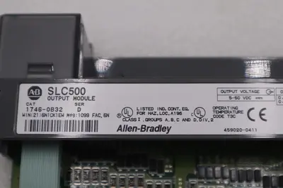 ALLEN BRADLEY 1746-OB32 SER D SLC500 OUTPUT MODULE STOCK L-685C