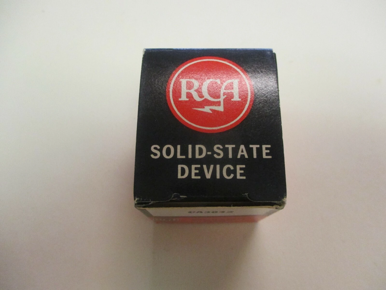 NEW RCA CA3044