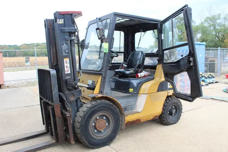 CAT P8000 Forklift Trucks | Levy Recovery Group