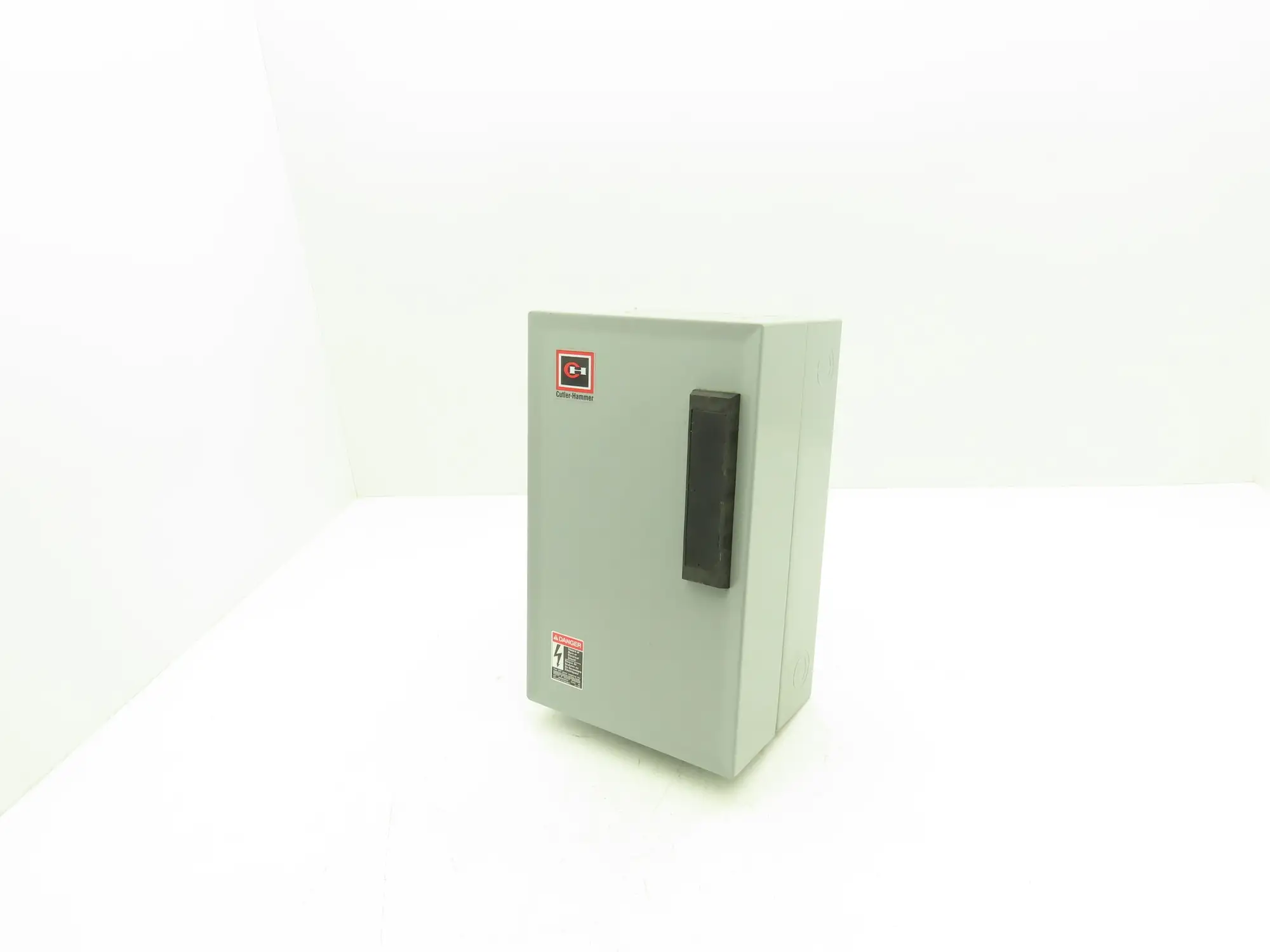 Cuttler Hammer 6710C54G31 ECL04C1A4A Lighting Contactor Electrical Enclosure