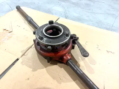 Used RIDGID Manual Adjustable Pipe Threading Tool Pipe Threaders Michigan US | Maverick Industrial Sales #1483085