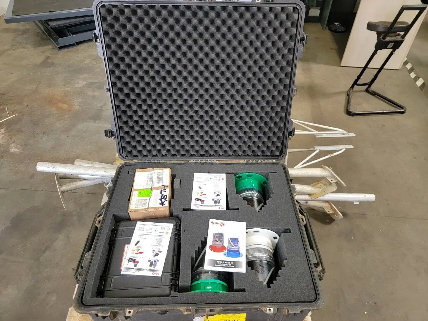 4 Case - Avlite Solar Aviation And Taxiway Light Kit