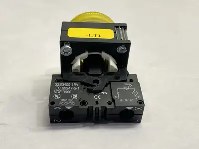 3SB3204-6AA30 | Siemens  Panel Mount Pilot Light Yellow 22mm - Used