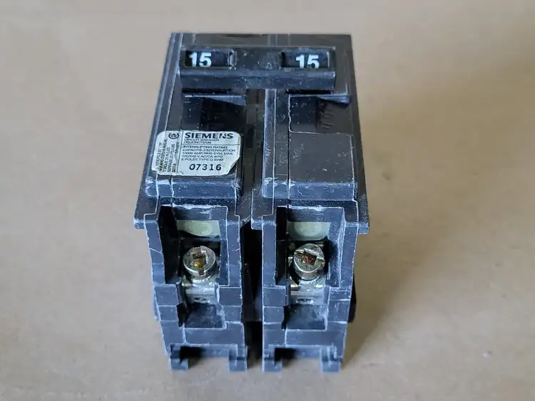 Used SIEMENS Q215 Switchgears British Columbia CA | Lenmark #238909