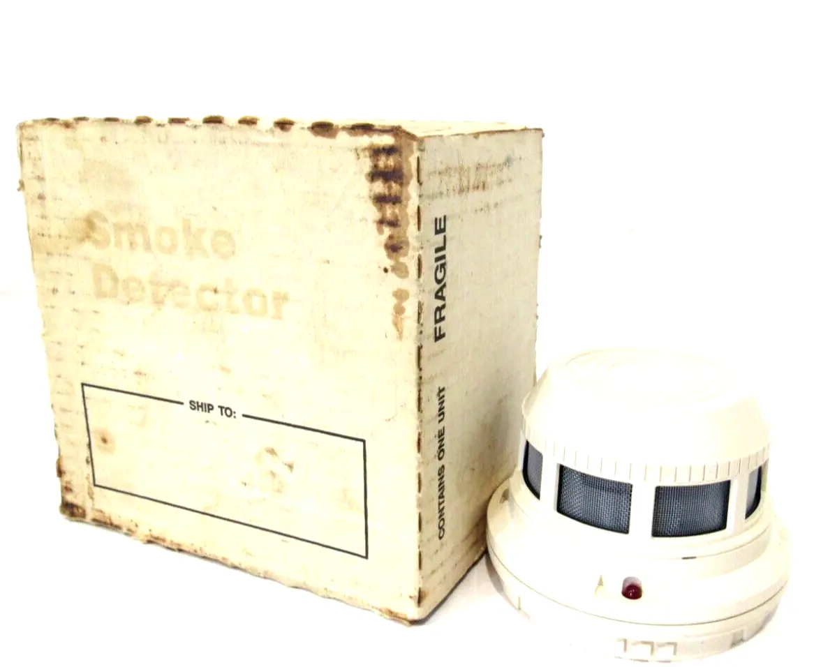 NEW HONEYWELL TC804C-1001 SMOKE DETECTOR TC804C1001