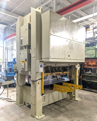 USED 2007 KOMATSU PRESSES KOMATSU E2W200-SVS PRESS
