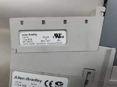USED Allen-Bradley 1734-8CFG/C 24VDC Sink In Source Out Module w/1734-MB Base