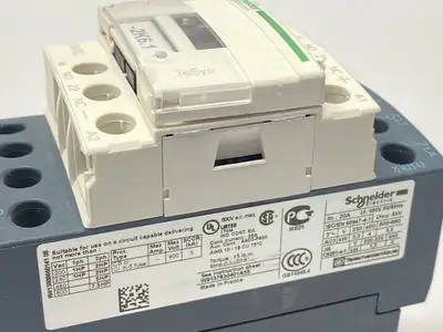 LC1DT20 | Schneider Electric  Contactor 20A 24VDC w/ LAD4TBDL -  Used