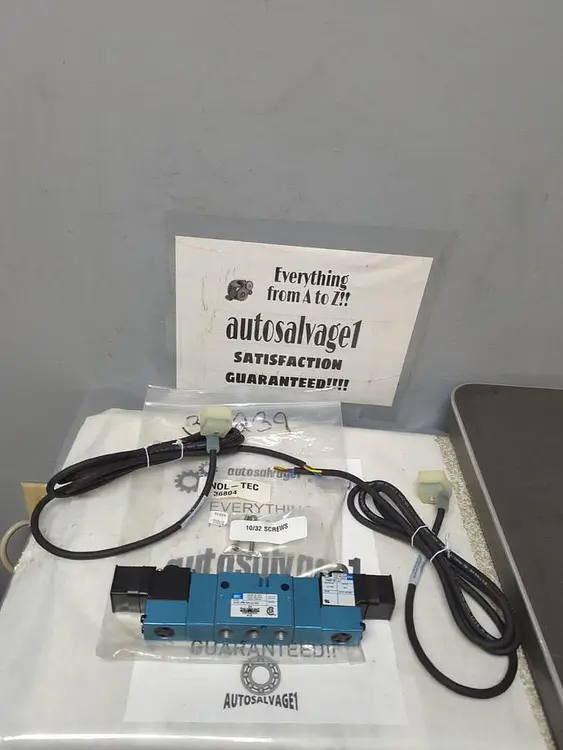 New | in-Stock MAC 825C-PM-501JJ-552 Solenoid Valves | Surplus Asset Holdings #1204253