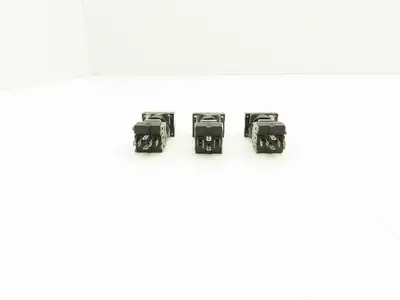 Fuji Electric Illuminated Pushbutton Switch White Momentary 15mm 250V Lot of 3