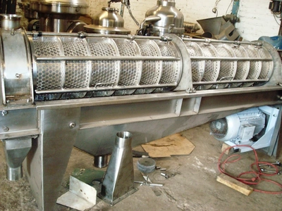 NEW: Brown 303 clone double screw pulper/finisher presses, SS.