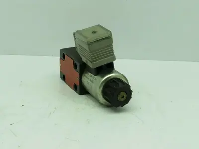 Moog X820-21PA-001N01 Hydraulic Valve 24V