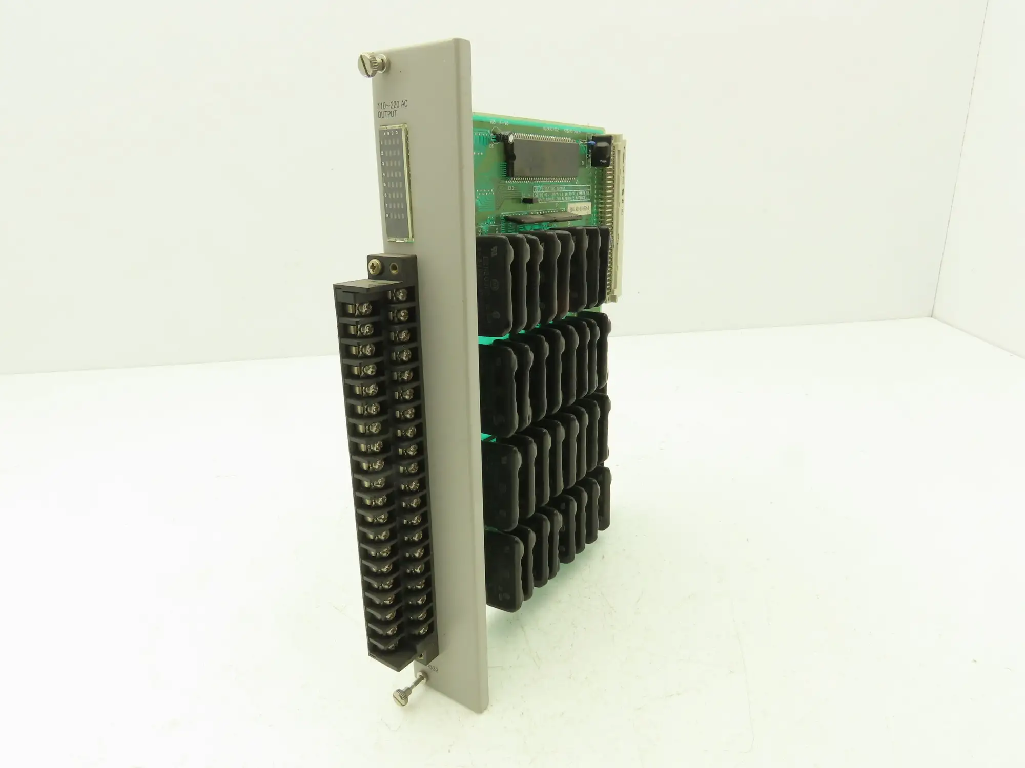 Siemens 505-4832 Digital Output Module PLC Rack E-Stand 110/220 AC Output